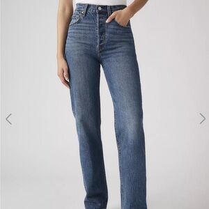 Levi’s Medium Wash Ribcage Ankle Jeans